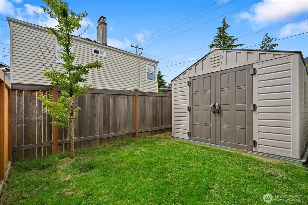 3903 SW Dakota Street Seattle WA 98116
