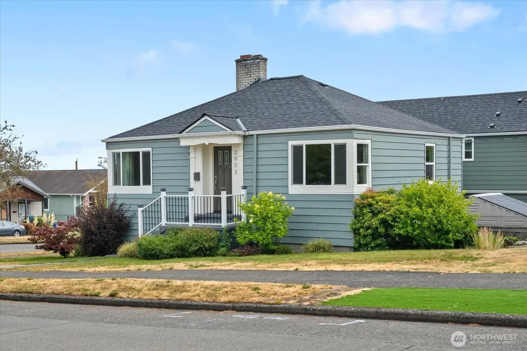 3903 SW Dakota Street Seattle WA 98116