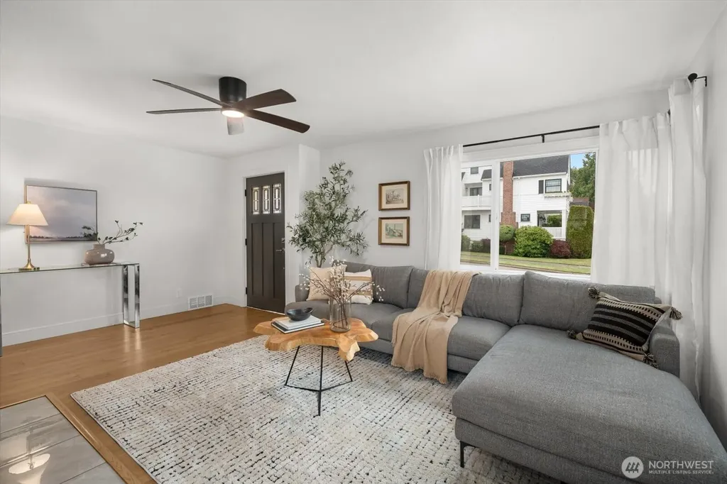3903 SW Dakota Street Seattle WA 98116
