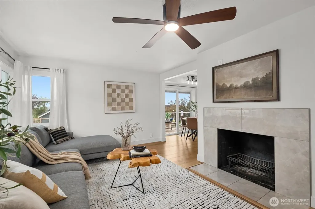 3903 SW Dakota Street Seattle WA 98116
