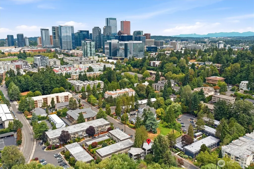 427 102nd Avenue SE Bellevue WA 98004