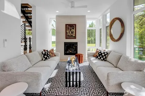 427 102nd Avenue SE Bellevue WA 98004
