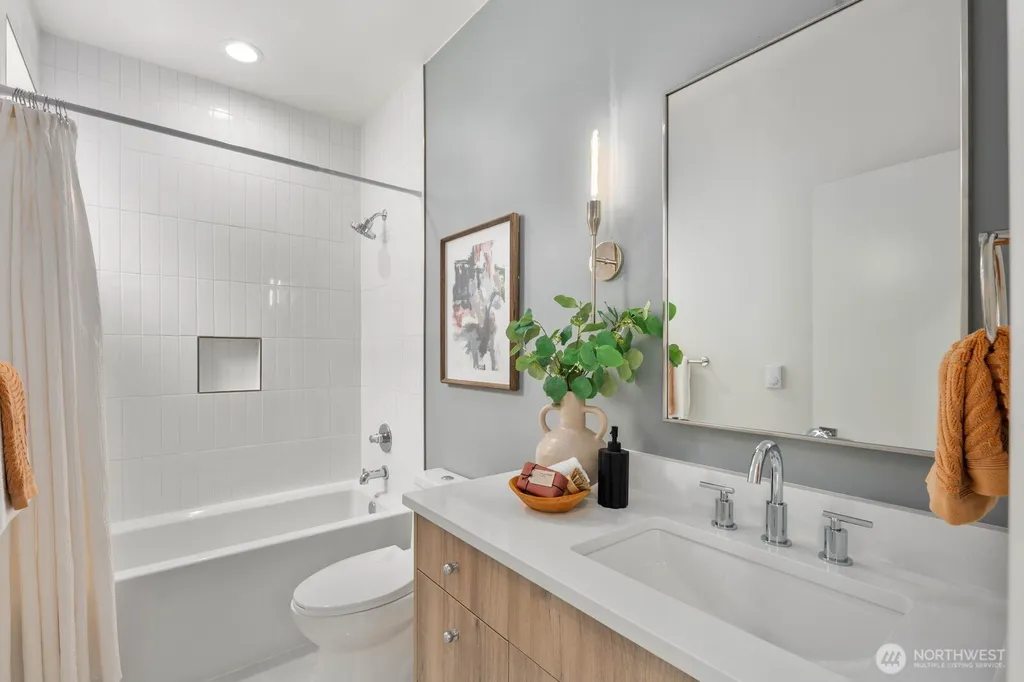 825 NE 105th Street Seattle WA 98125