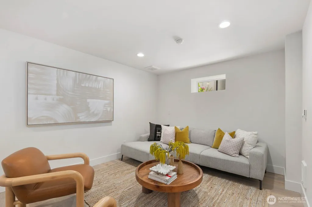 825 NE 105th Street Seattle WA 98125