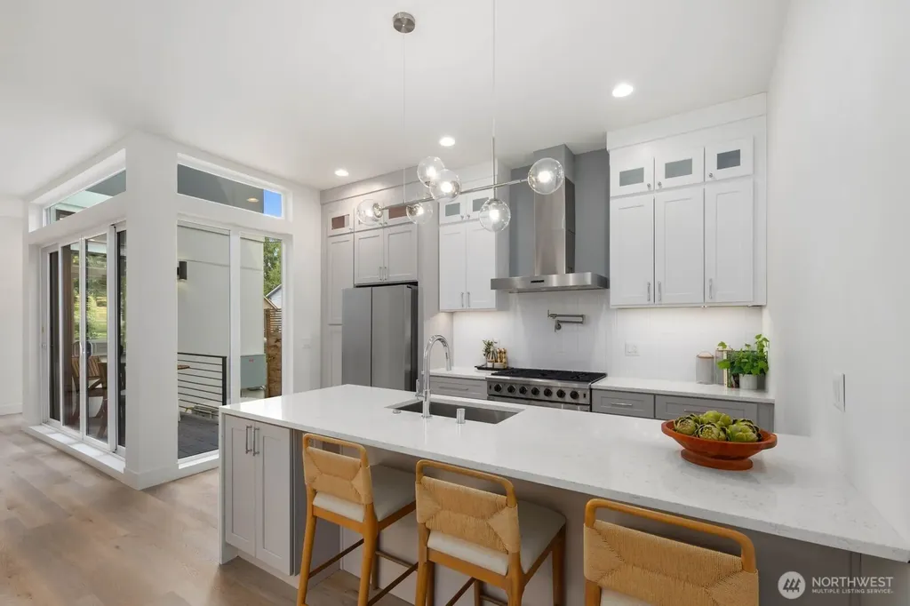 825 NE 105th Street Seattle WA 98125
