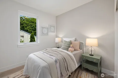 825 NE 105th Street Seattle WA 98125