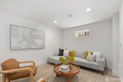 825 NE 105th Street Seattle WA 98125