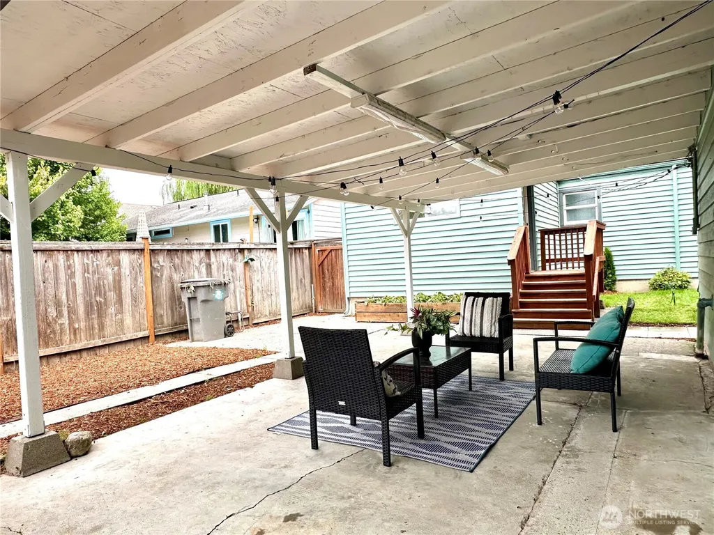 421 Wells Avenue N Renton WA 98057