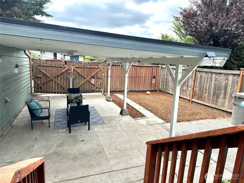 421 Wells Avenue N Renton WA 98057