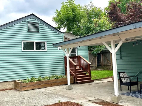 421 Wells Avenue N Renton WA 98057