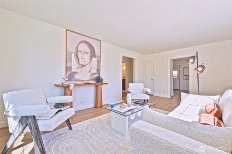 421 Wells Avenue N Renton WA 98057