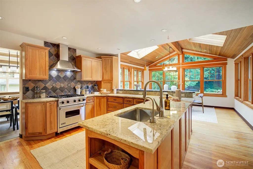 24116 107th Drive SE Woodinville WA 98077