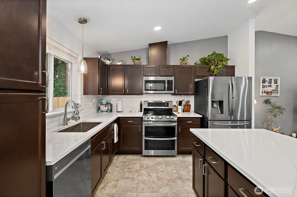 20810 Bonanza Drive E Bonney Lake WA 98391