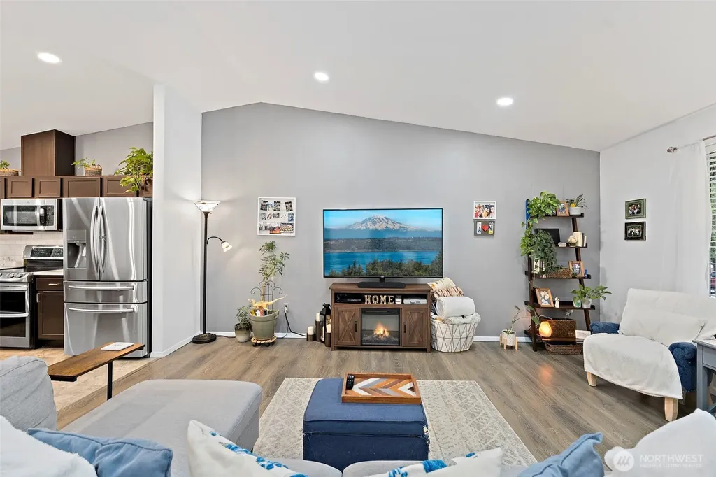 20810 Bonanza Drive E Bonney Lake WA 98391