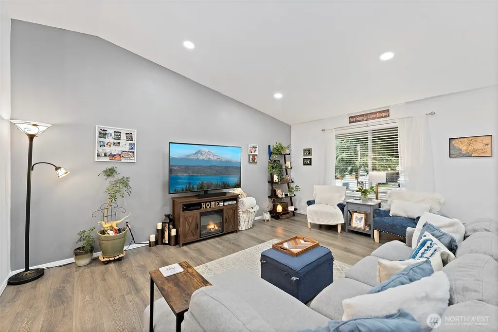 20810 Bonanza Drive E Bonney Lake WA 98391
