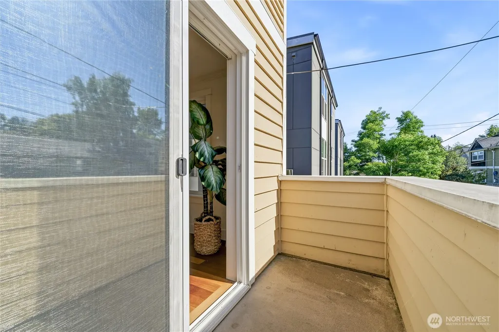 5013 40th Avenue NE Seattle WA 98105