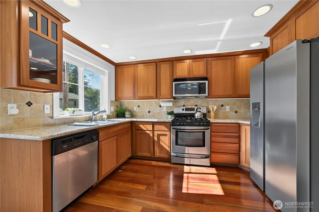 5013 40th Avenue NE Seattle WA 98105