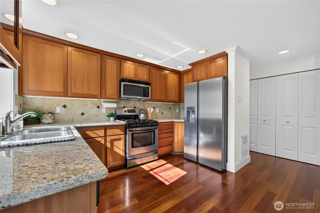 5013 40th Avenue NE Seattle WA 98105