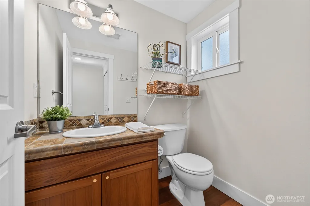 5013 40th Avenue NE Seattle WA 98105