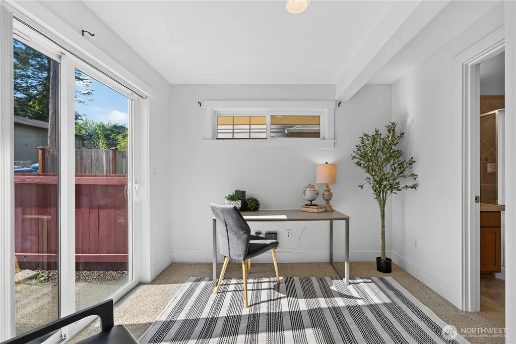 5013 40th Avenue NE Seattle WA 98105