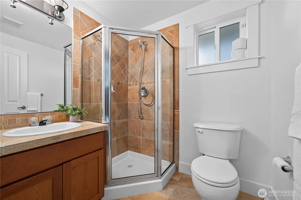 5013 40th Avenue NE Seattle WA 98105