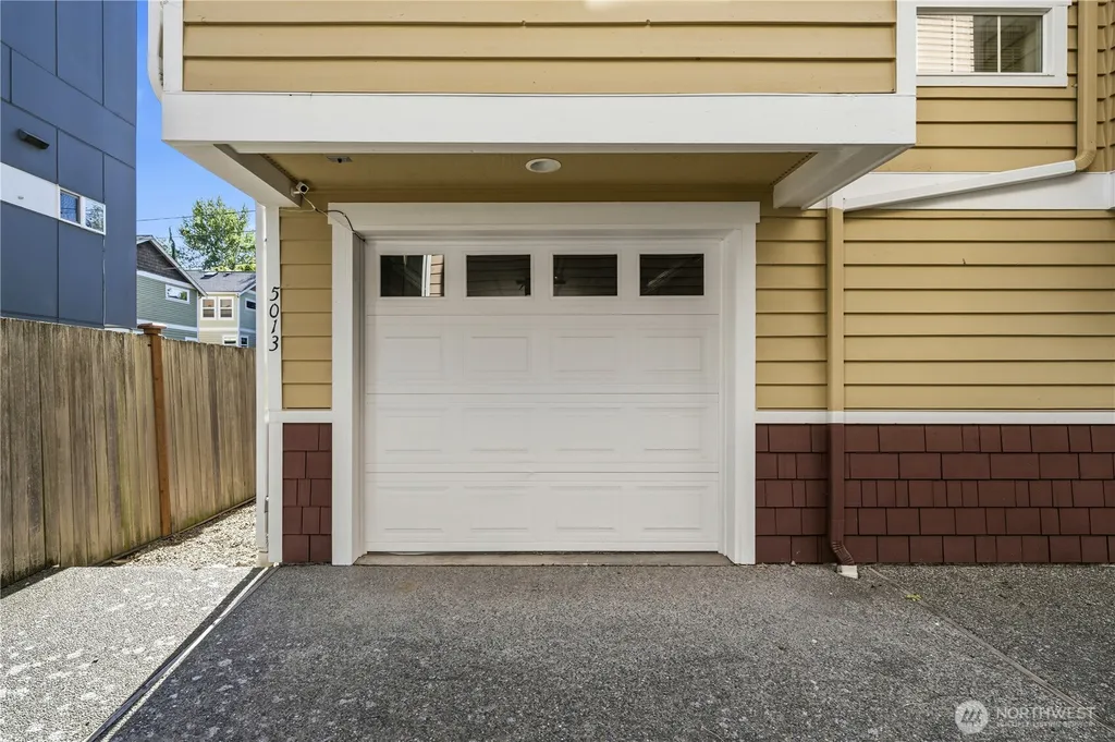 5013 40th Avenue NE Seattle WA 98105