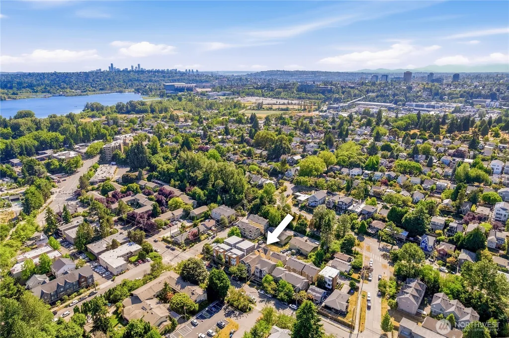 5013 40th Avenue NE Seattle WA 98105