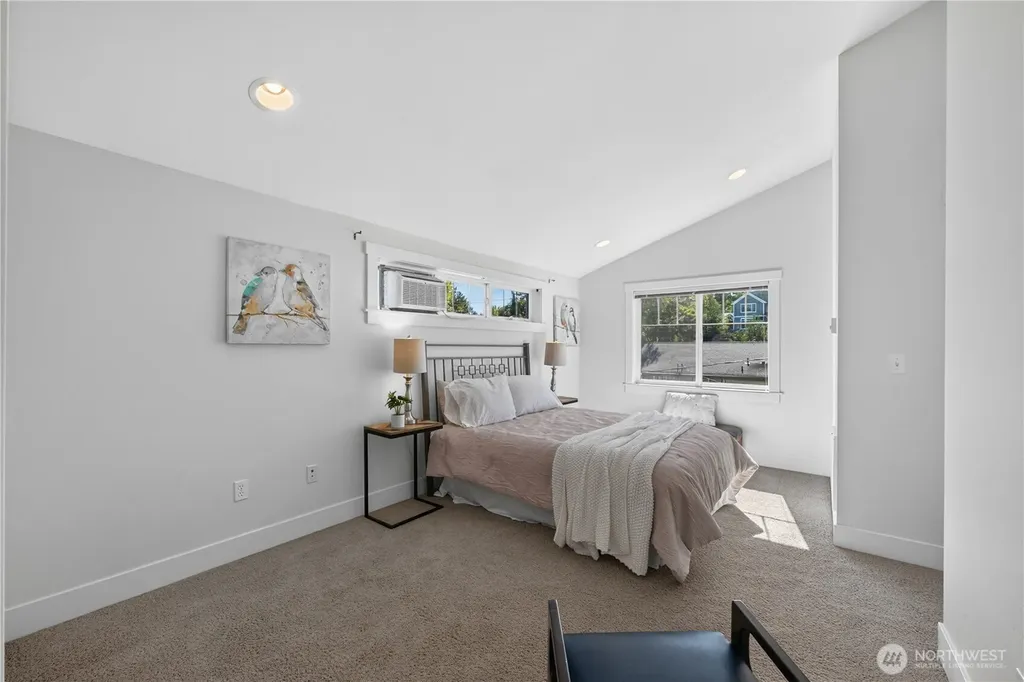 5013 40th Avenue NE Seattle WA 98105