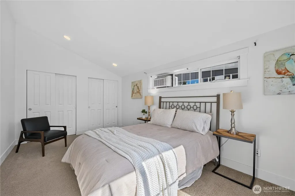 5013 40th Avenue NE Seattle WA 98105