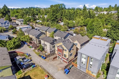 5013 40th Avenue NE Seattle WA 98105