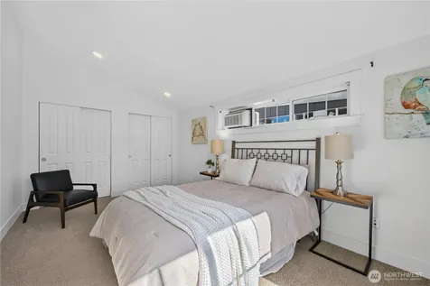 5013 40th Avenue NE Seattle WA 98105