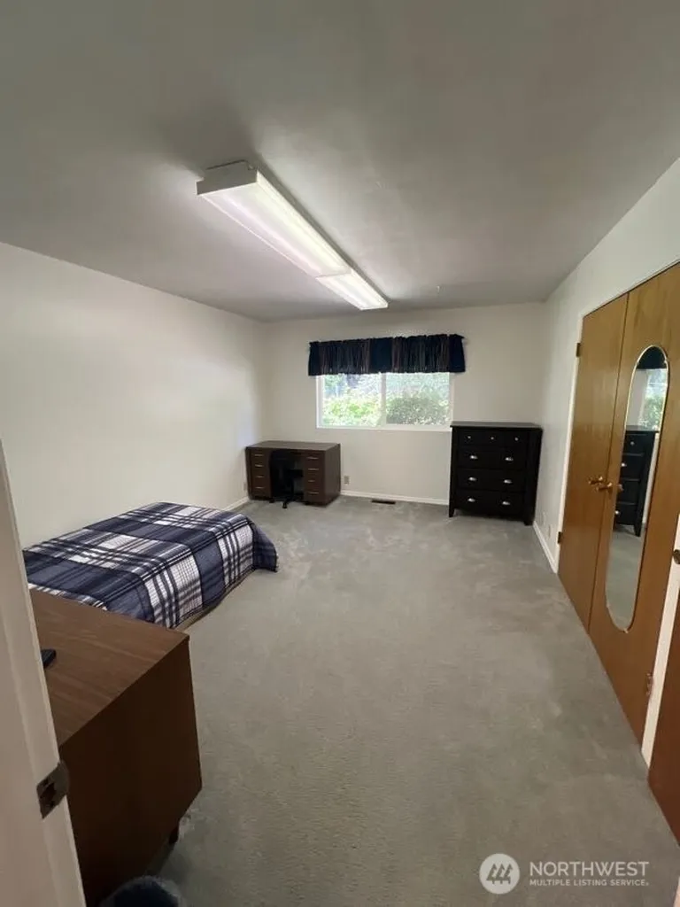 4430 Pine Avenue NE Bremerton WA 98310