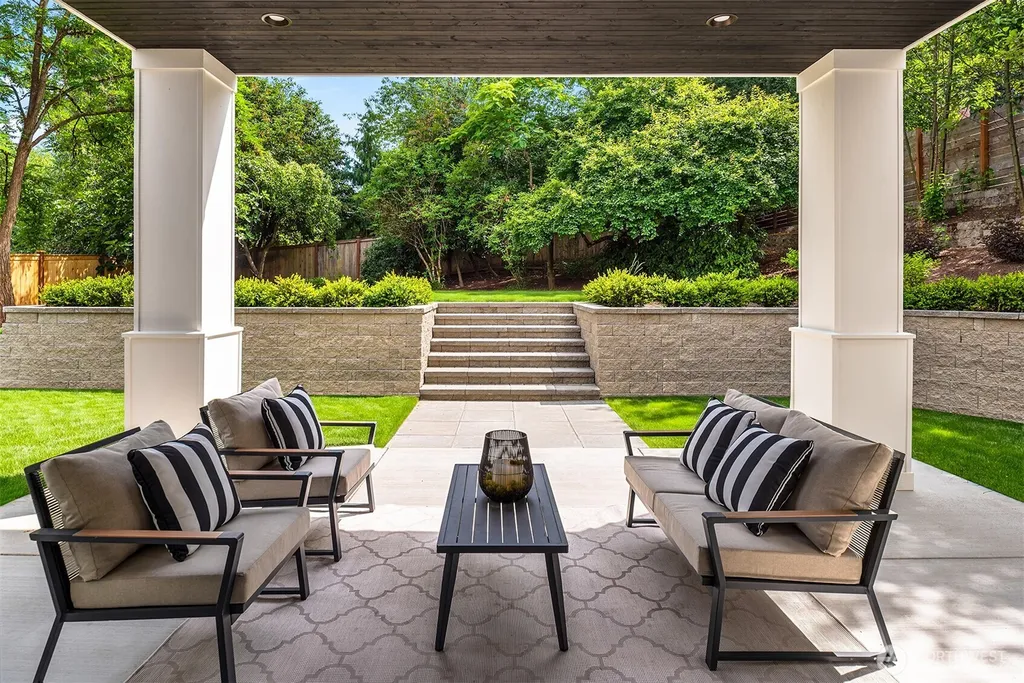 10415 SE 13th Street Bellevue WA 98004