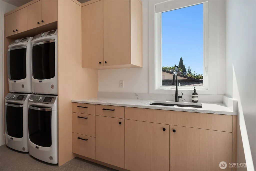 9812 NE 31st Street Bellevue WA 98004
