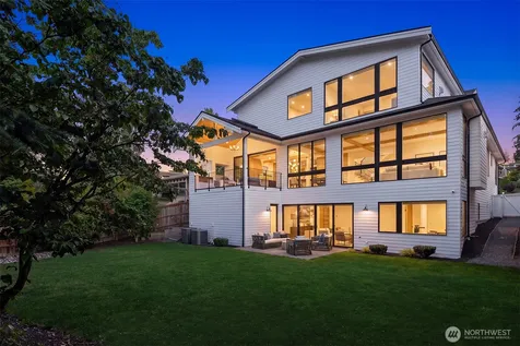 9812 NE 31st Street Bellevue WA 98004