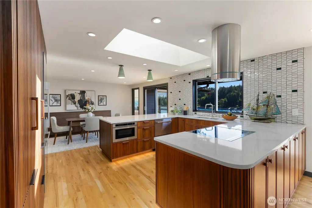 6498 NE Monte Vista Drive Bainbridge Island WA 98110