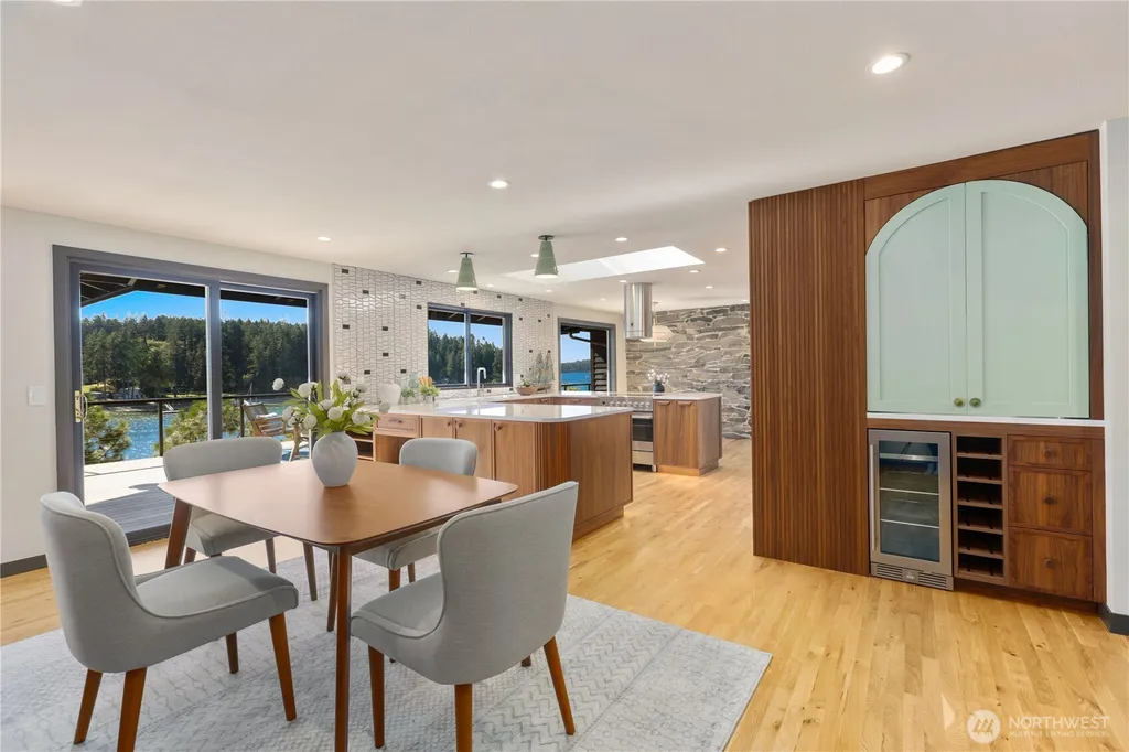 6498 NE Monte Vista Drive Bainbridge Island WA 98110
