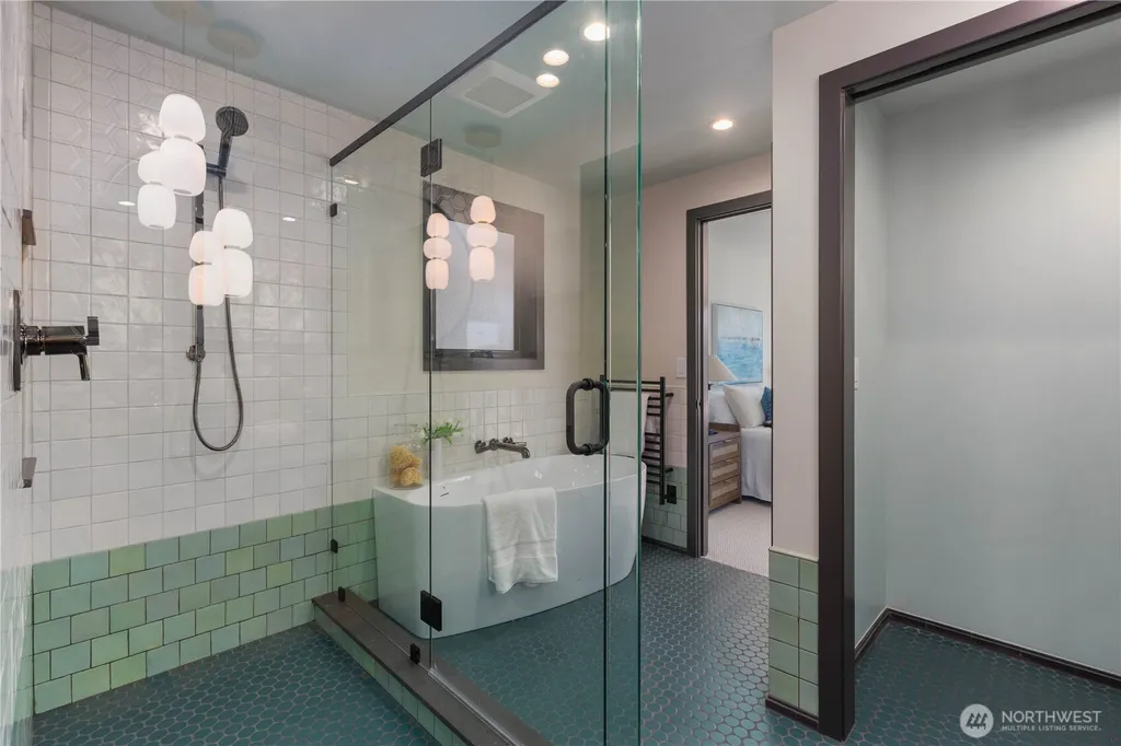 6498 NE Monte Vista Drive Bainbridge Island WA 98110