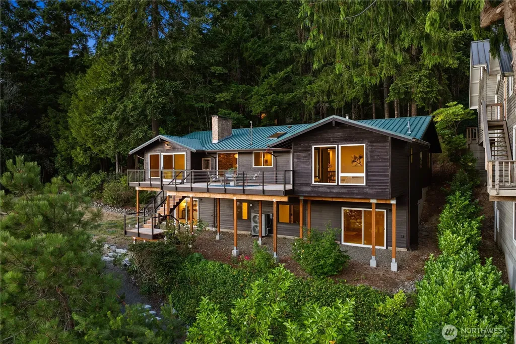 6498 NE Monte Vista Drive Bainbridge Island WA 98110