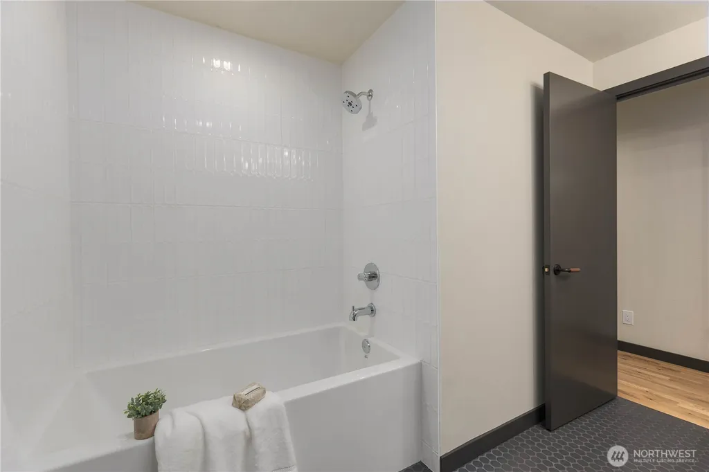6498 NE Monte Vista Drive Bainbridge Island WA 98110