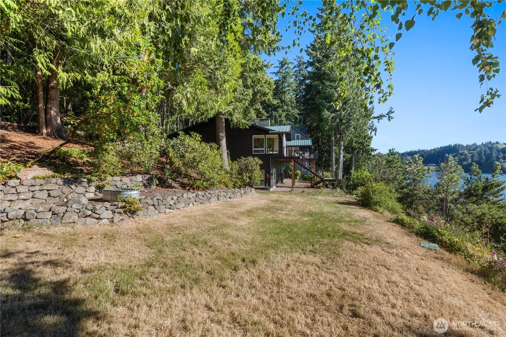 6498 NE Monte Vista Drive Bainbridge Island WA 98110