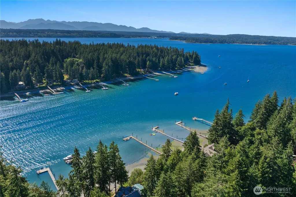6498 NE Monte Vista Drive Bainbridge Island WA 98110