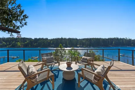 6498 NE Monte Vista Drive Bainbridge Island WA 98110