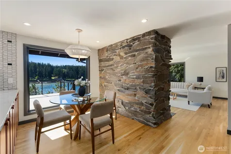 6498 NE Monte Vista Drive Bainbridge Island WA 98110