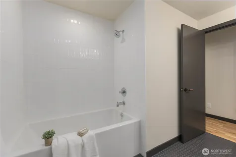 6498 NE Monte Vista Drive Bainbridge Island WA 98110
