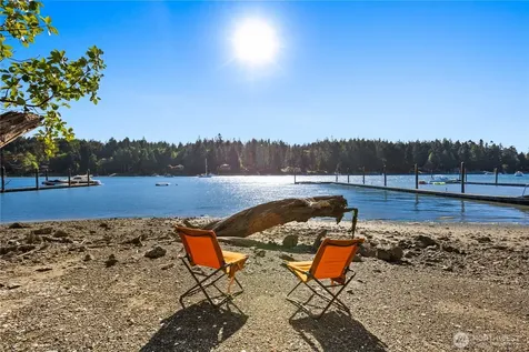 6498 NE Monte Vista Drive Bainbridge Island WA 98110