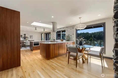 6498 NE Monte Vista Drive Bainbridge Island WA 98110