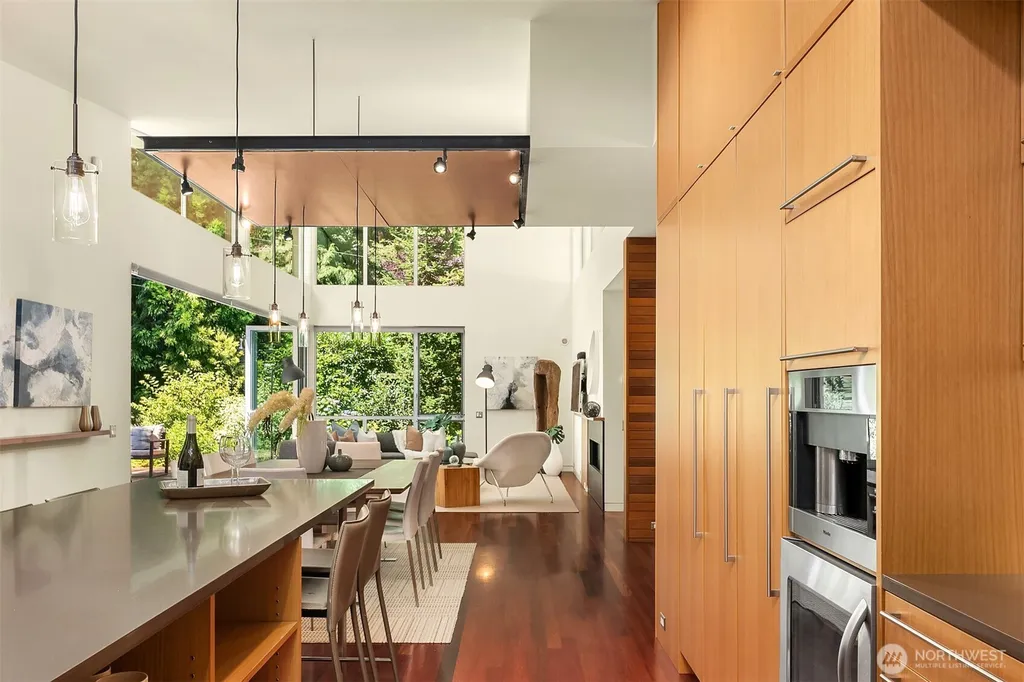 2716 107 Avenue SE Beaux Arts WA 98004