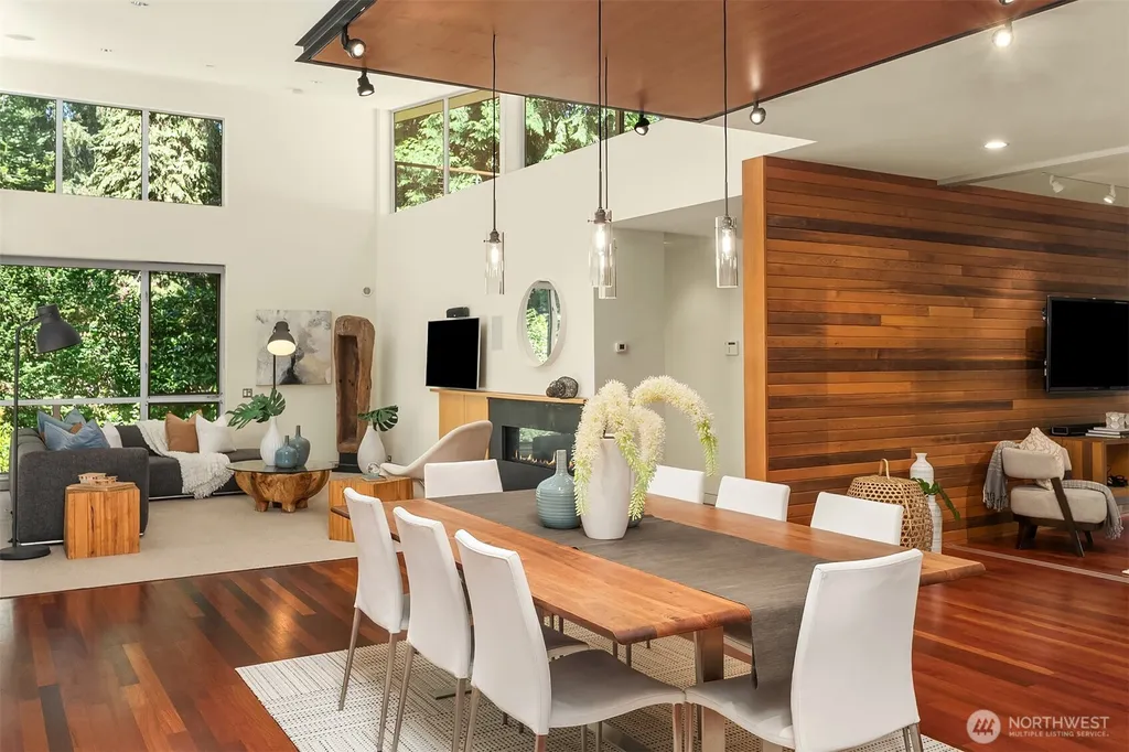 2716 107 Avenue SE Beaux Arts WA 98004