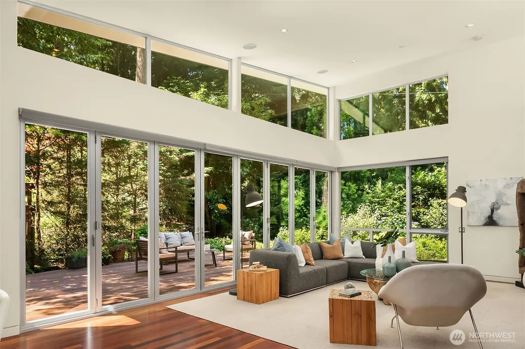 2716 107 Avenue SE Beaux Arts WA 98004